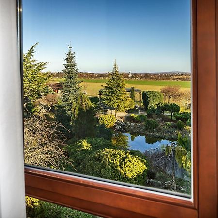 Wellness Hotel Happy Star Hnanice  Extérieur photo