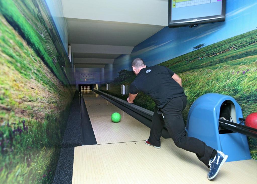 Wellness Hotel Happy Star Hnanice  Extérieur photo
