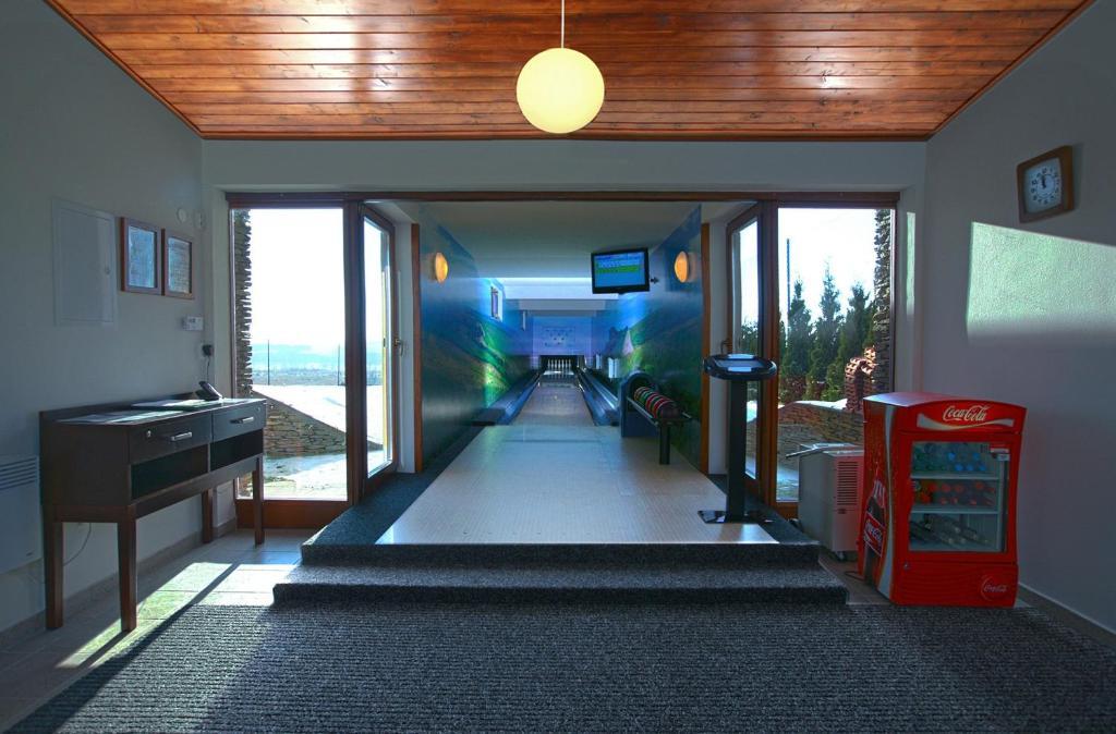 Wellness Hotel Happy Star Hnanice  Extérieur photo