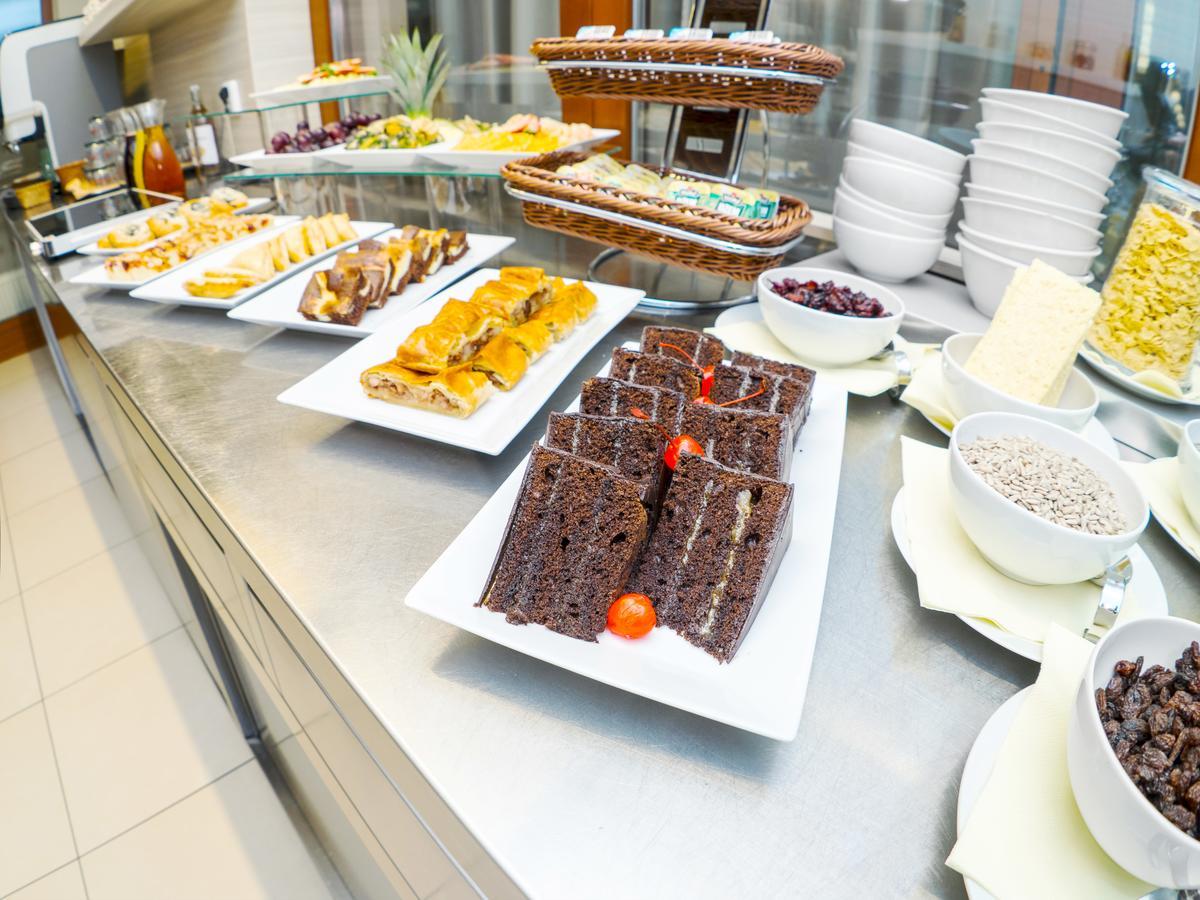 Wellness Hotel Happy Star Hnanice  Extérieur photo
