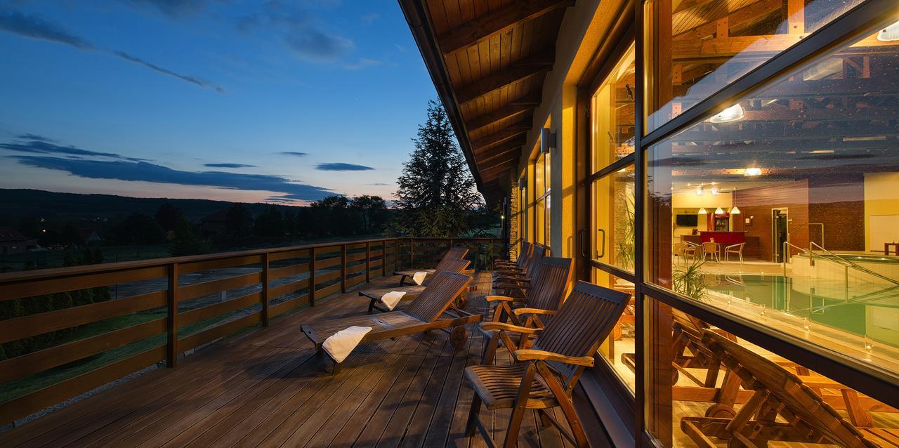 Wellness Hotel Happy Star Hnanice  Extérieur photo